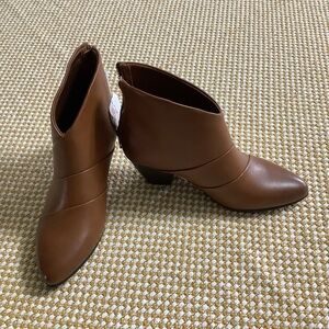 Baretraps ankle boots liberty block heel bootie size 9M NWT